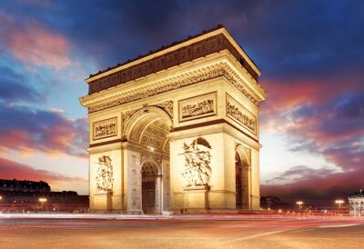 Paris la nuit et l'Arc de Triomphe