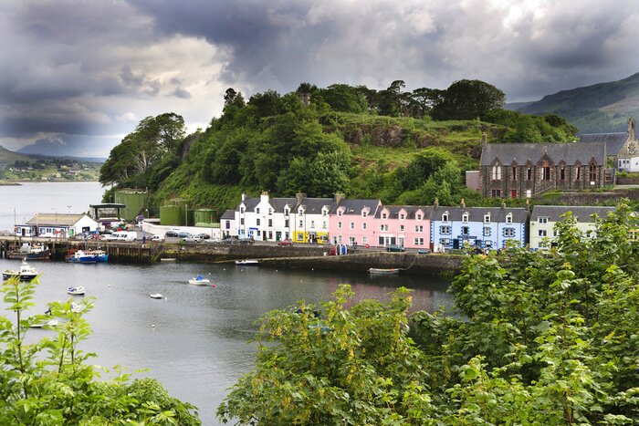 Poster  Paysage avec une ville portuaire