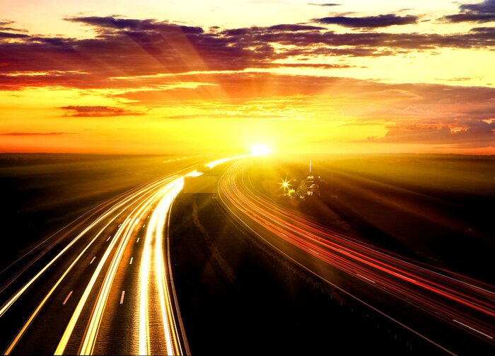 Poster  Paysage d'autoroute avec coucher de soleil