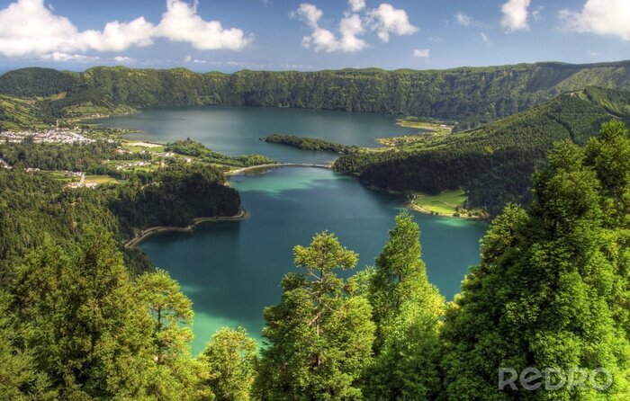 Poster  Paysage lacustre vu d'en haut