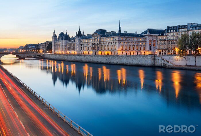 Poster  Paysage panoramique avec un musée parisien