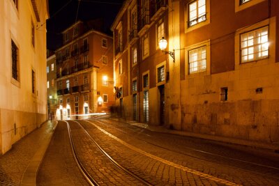 Poster  Petite rue du Portugal la nuit