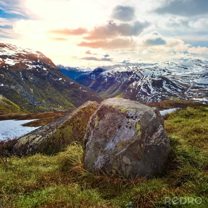 Poster  Pierres sur les sommets des montagnes