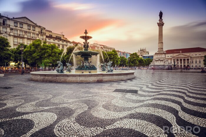 Poster  Place du Rossio à Lisbonne le matin