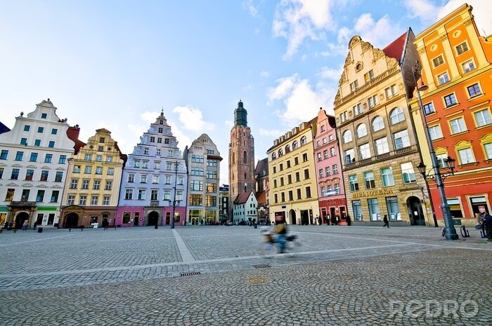 Poster  Place pavée avec des maisons