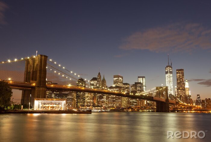 Poster  Pont de Brooklyn éclairé avec des lampadaires
