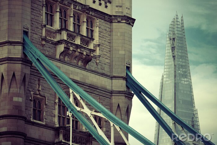 Poster  Pont de Londres et gratte-ciel de verre