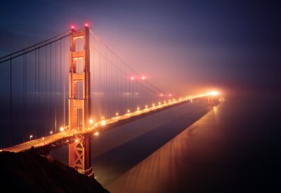 Poster  Pont de nuit dans le brouillard