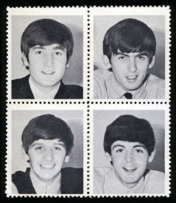 Poster  ROYAUME-UNI - CIRCA 1963: timbres de marchandises vintage dépeignant chacun une image d'un membre de 'The Beatles', circa 1963.
