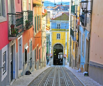 Poster  Rue colorée de Lisbonne