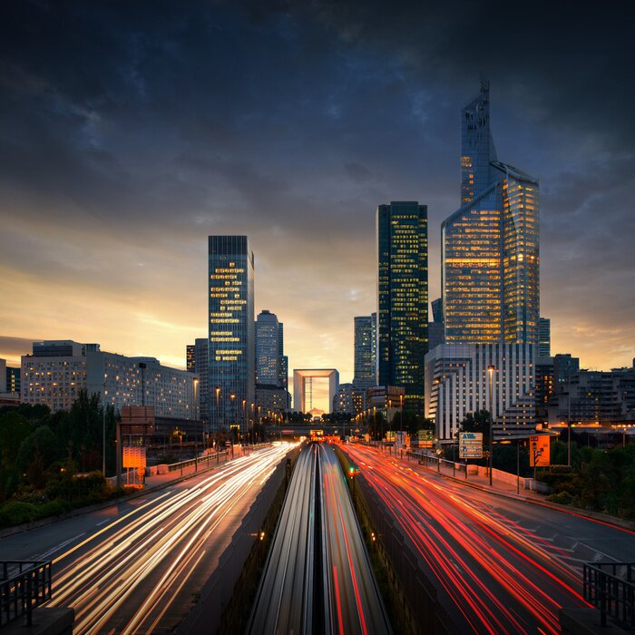 Poster  Rues animées de Paris le soir