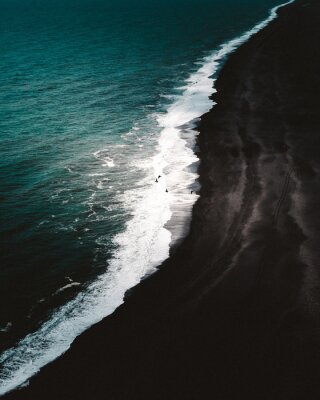 Poster  Sable noir sur la plage