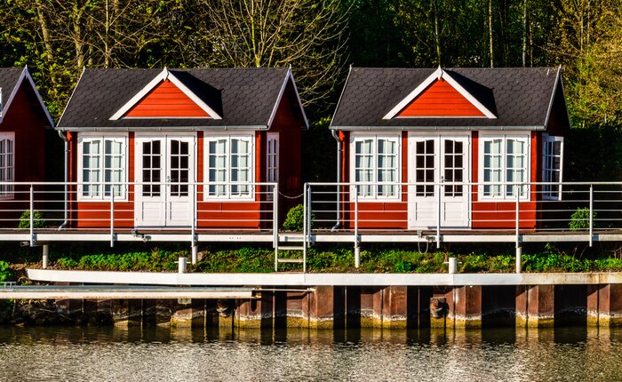Poster  Skandinavische Hütten am Wasser