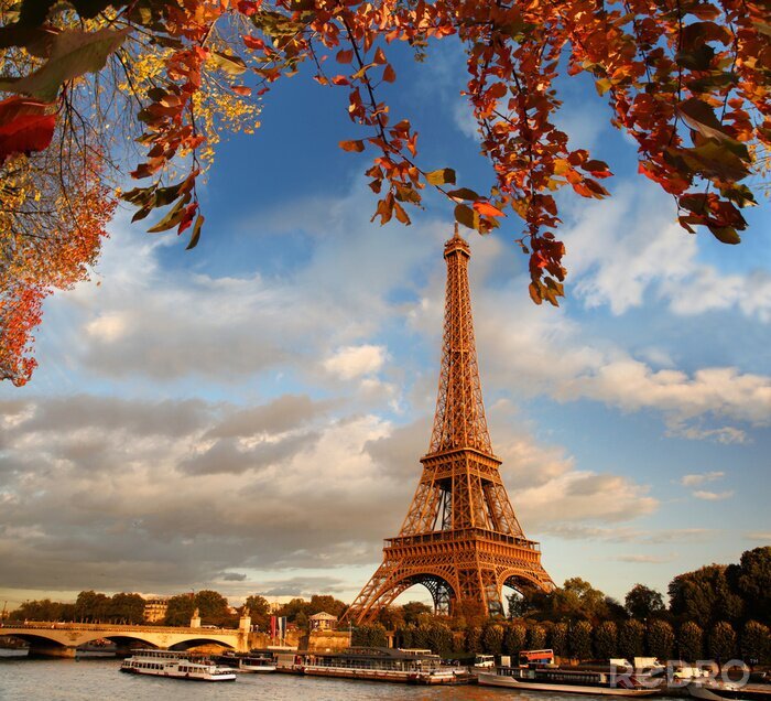 Poster  Tour Eiffel avec des feuilles d'automne à Paris, France
