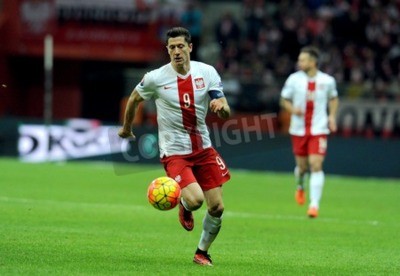 Poster  VARSOVIE, POLOGNE - 11 OCTOBRE 2015: Qualification pour le Championnat d'Europe EURO 2016 France Pologne - République d'Irlande Robert Lewandowski