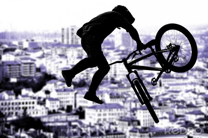 Poster  Vélo BMX et personnage au-dessus de la ville