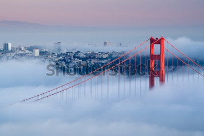 Poster  Vue du pont dans le brouillard