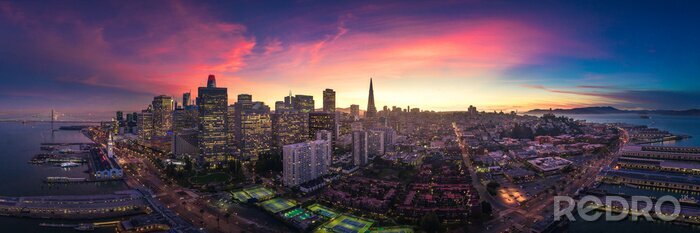Poster  Vue panoramique aérienne de la skyline de San Francisco au coucher du soleil