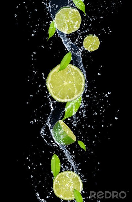 Sticker  Citrons verts dans l'eau sur fond noir