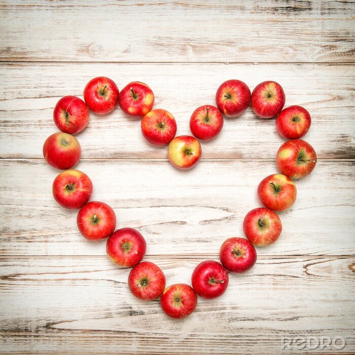 Sticker  Coeur fait de pommes rouges