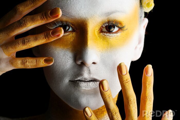 Sticker  Femme au visage peint