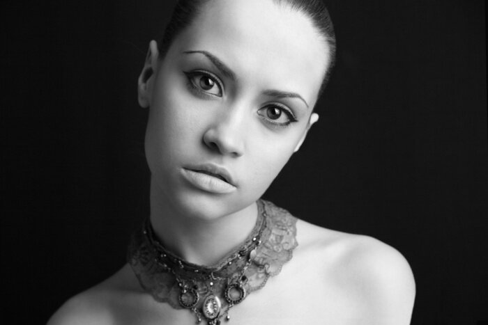 Sticker  Femme avec un collier