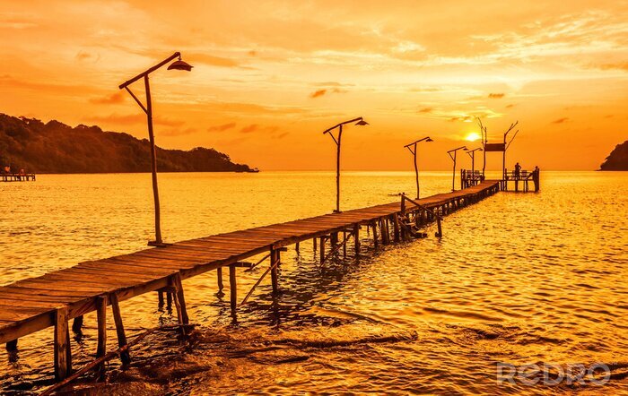 Sticker  Longue passerelle à lampadaires