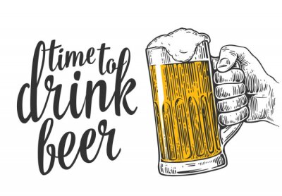 Sticker  Mâle, main, tenue, bière, tasse Vintage illustration gravure vectorielle pour web, affiche, invitation à la fête de la bière à boire. Isolé sur fond blanc.