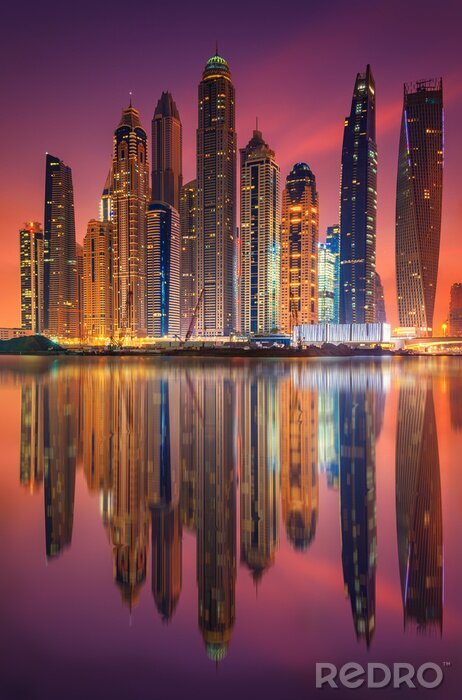 Sticker  Panorama nocturne de la ville de Dubaï