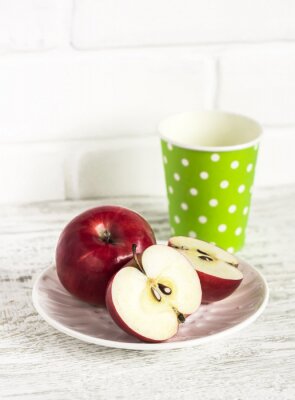 Sticker  Pomme rouge sur une assiette