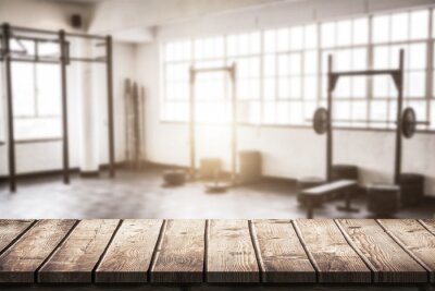 Salle de sport style vintage avec des poids