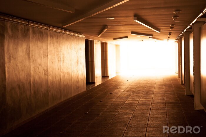 Sticker  Sortie d'un tunnel en béton