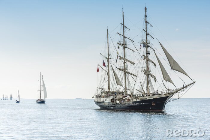Sticker  Tall ship sur le bleu horizontal de l'eau