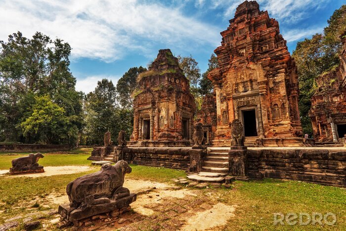 Sticker  Temple khmer bouddhiste antique dans le complexe d'Angkor Wat