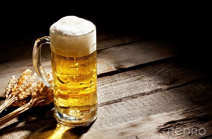 Sticker  Verre de bière légère avec des épillets