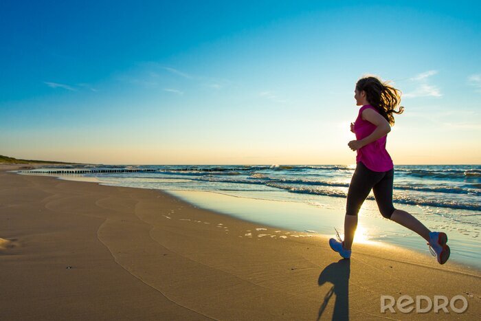 Tableau  Adolescente courir, sauter sur la plage