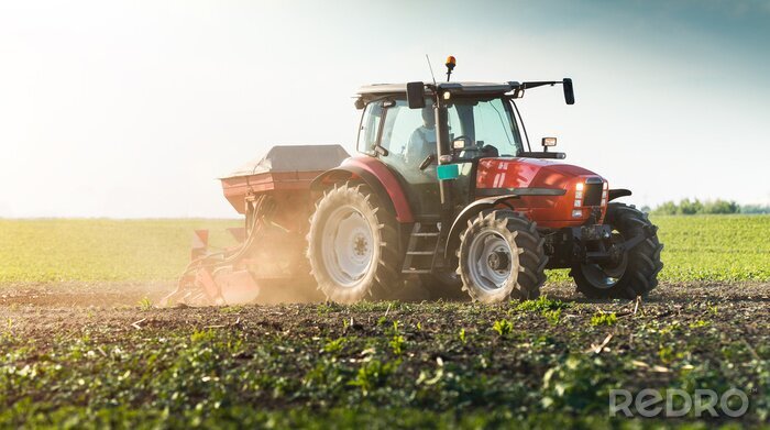 Tableau  Agriculteur avec semoir de tracteur - semer des cultures au champ agricole au printemps