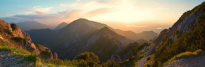 Tableau  Alpine landscape panorama in the evening, herzogstand mountain