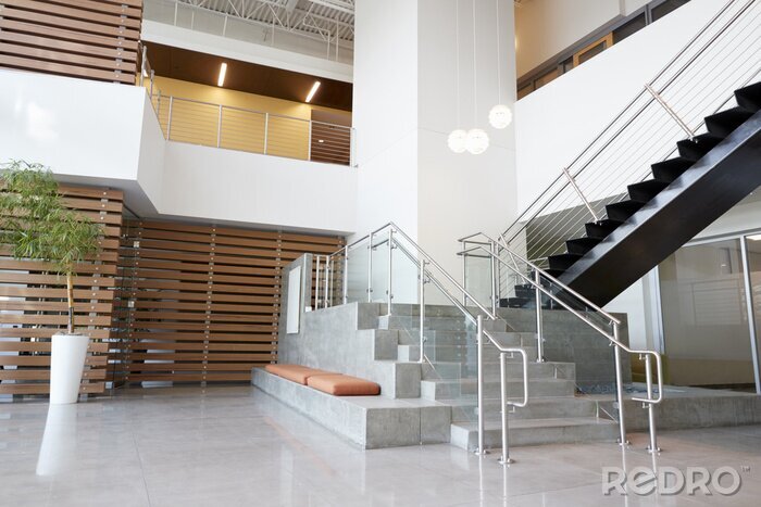 Tableau  Atrium hall et les escaliers dans un immeuble de bureaux moderne