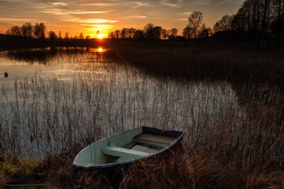 Tableau  Automne coucher de soleil au bord d'un lac dans Östergötland, Suède