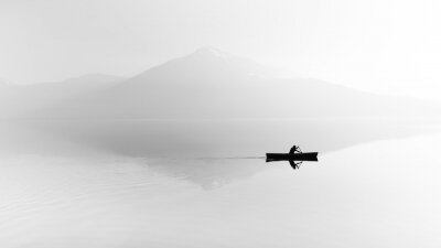 Tableau  bateau sur un lac calme