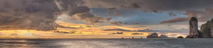 Tableau  beau coucher de soleil avec un ciel coloré