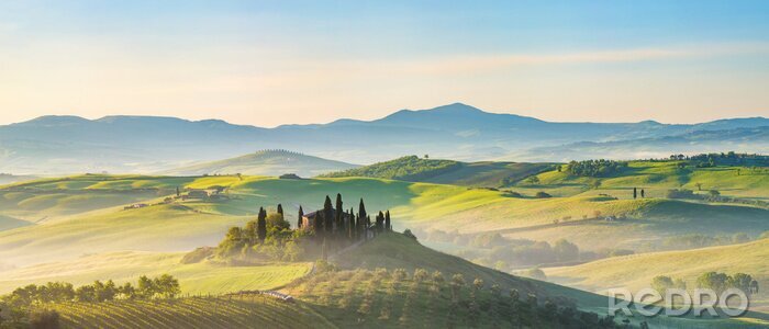 Tableau  Beautiful foggy landscape in Tuscany, Italy