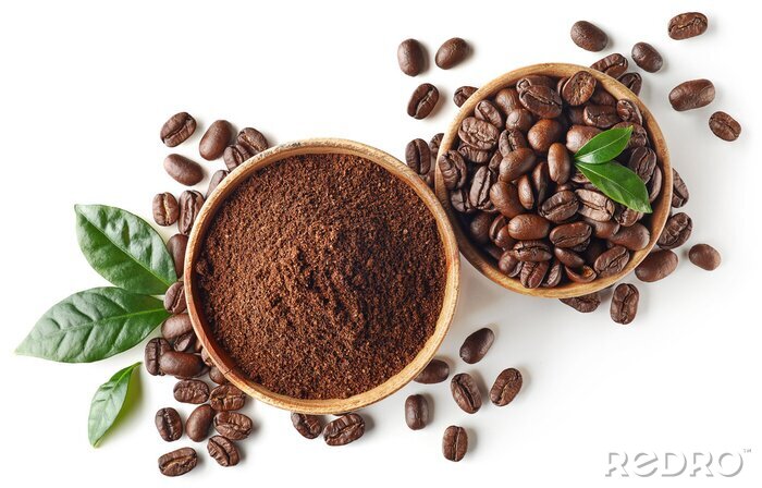 Tableau  Bowl of ground coffee and beans isolated on white background