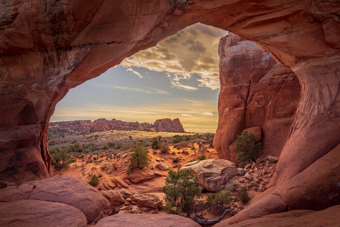 Tableau  Broken Arch, Arches National Park, Moab, Utah
