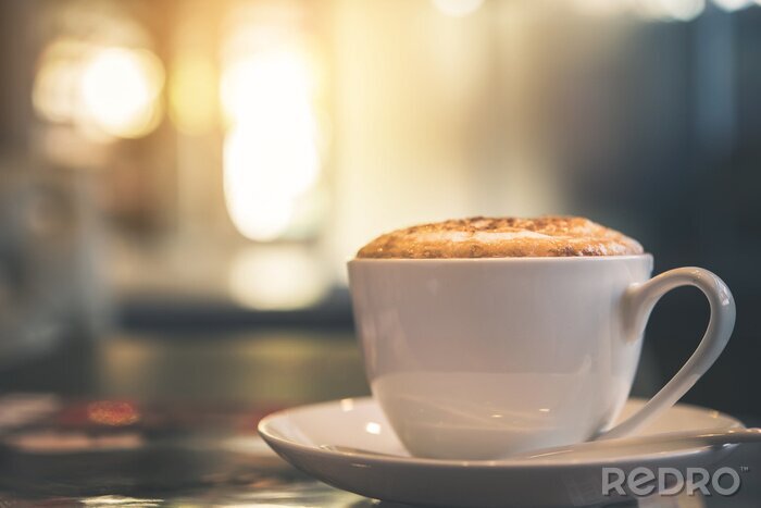 Tableau  Café au lait ou café sur la table de café le matin