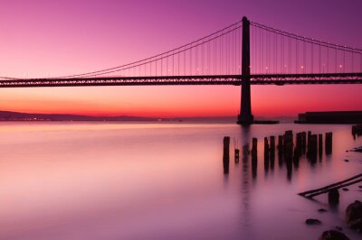 Californie et coucher de soleil sur le Bay Bridge