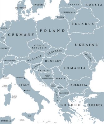 Carte politique des pays d'Europe centrale avec frontières nationales. Illustration grise avec l'étiquetage anglais et mise à l'échelle sur fond blanc.