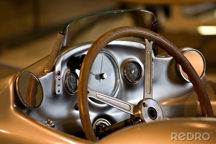 Tableau  Cockpit d'une vieille voiture de sport