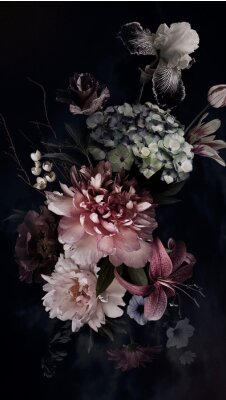 Composition florale avec des pivoines
